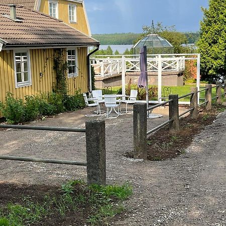 Gaesthus I Gardsmiljoe Villa Forsheda Kültér fotó