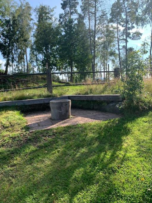 Gaesthus I Gardsmiljoe Villa Forsheda Kültér fotó